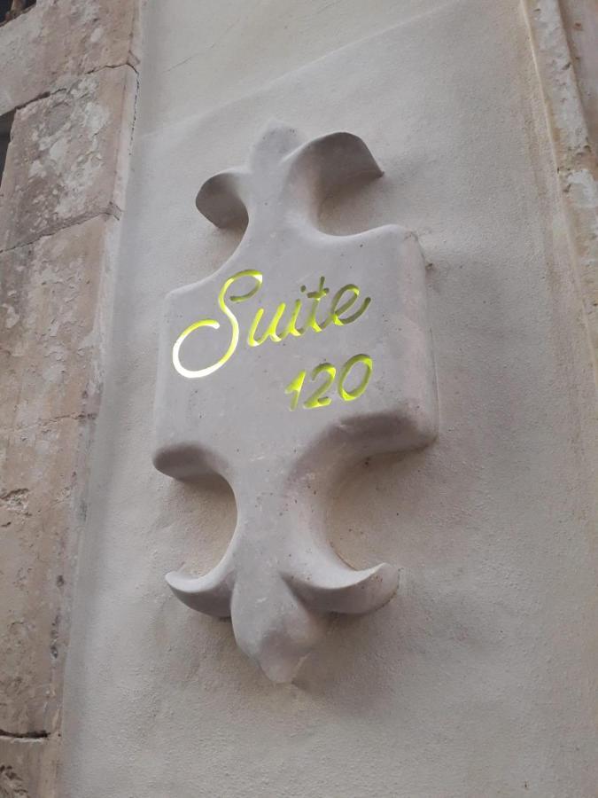 Suite 120 Noto Eksteriør bilde