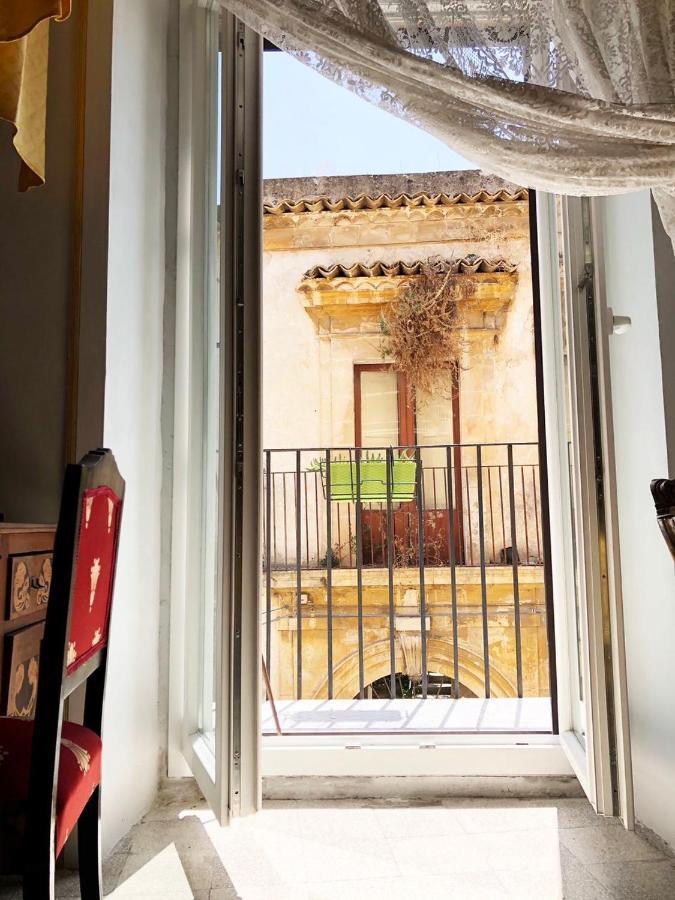 Suite 120 Noto Eksteriør bilde